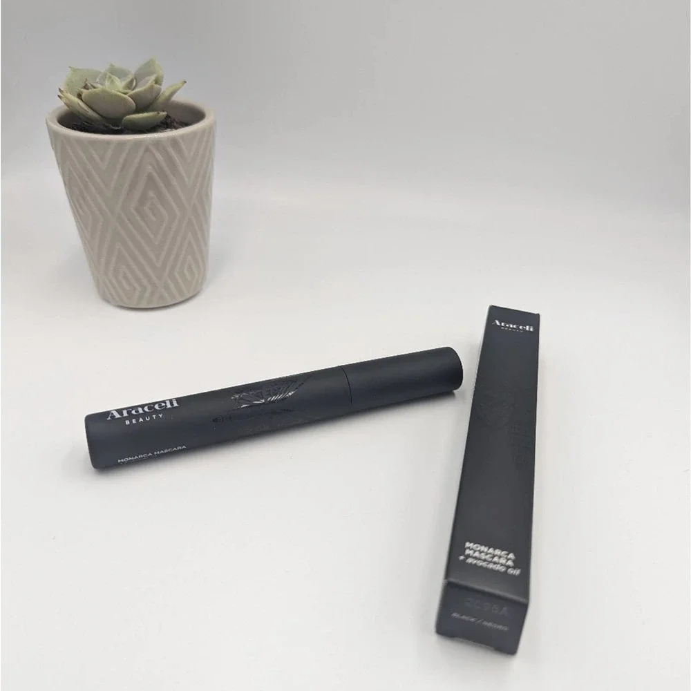 Araceli Monarca Mascara Black